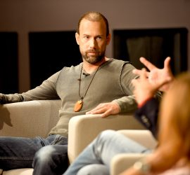 Schamane, Heiler und Mensch Gerhard Zirkel in der Talkrunde